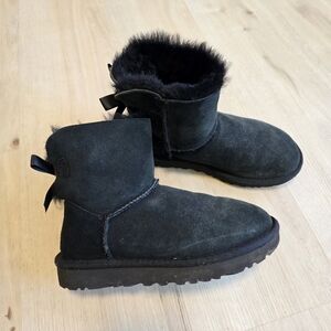 Ugg Mini Bailey Bow II Women's Size 5 Black